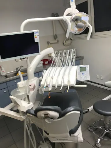 Stomatolog Gdańsk lek. dent. Paweł Hoszowski